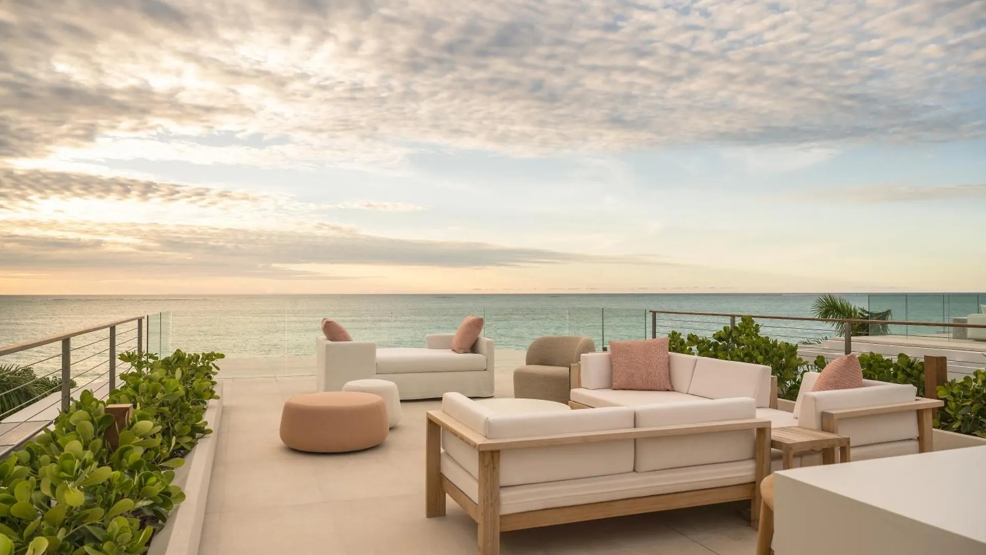 Beach Enclave Grace Bay