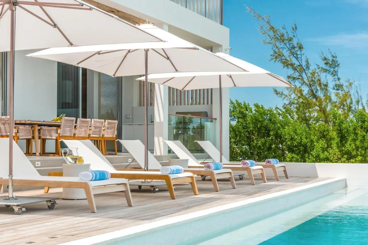 Beach Enclave Grace Bay 3*,