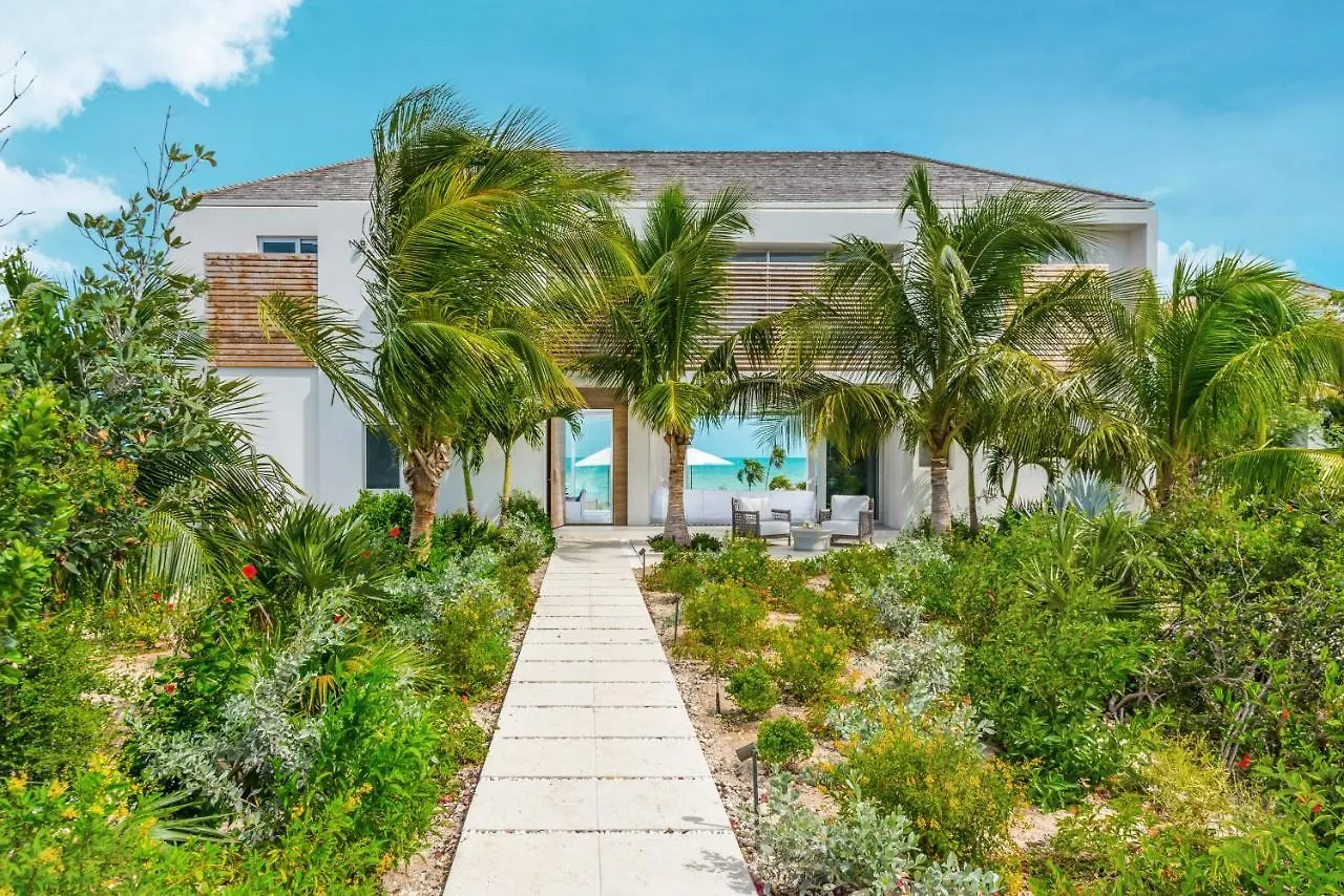 Beach Enclave Grace Bay 3*,