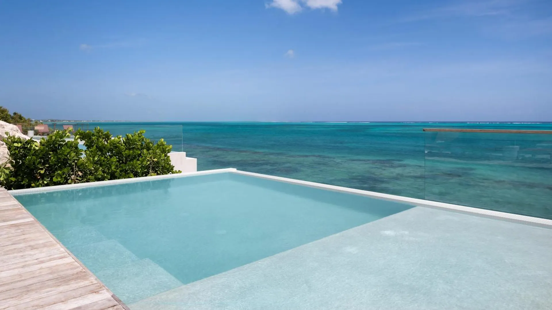 Beach Enclave Grace Bay Resort